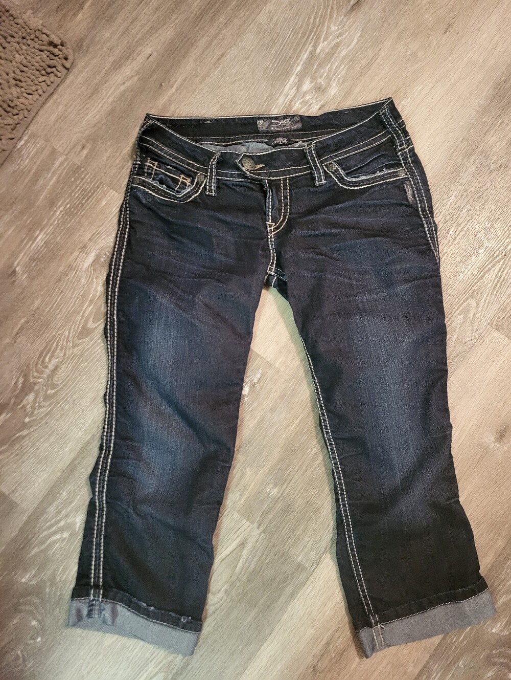 Silver Jeans Dark Blue Capri Pants with Contrast Stitching